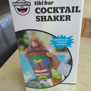 Tiki bar cocktail shaker