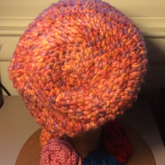 NEW**Crochet multi colored hat - Picture 2 of 4