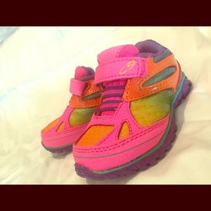 Geofoam baby shoes