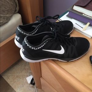 Nike fit sole running shoe