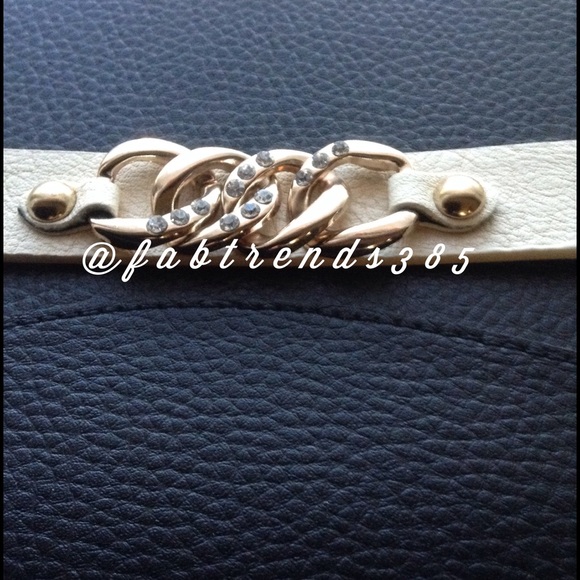 Gold Chain Leather Bracelet - Picture 3 of 3