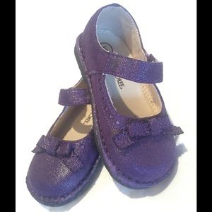 Purple glitter dress shoe