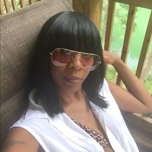 Meet your Posher, Crystal