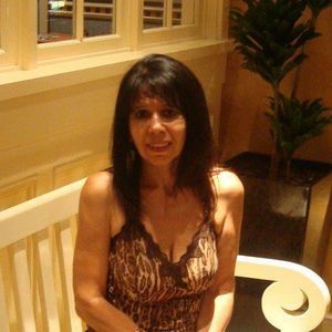 Meet your Posher, Iris