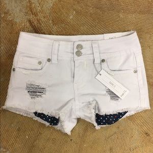 Brand-new pair of shorts with pocket detail
