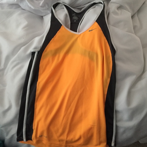 Super cute Nike tank