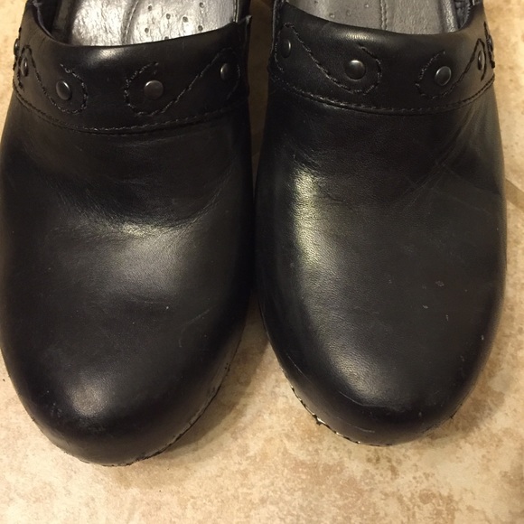 Black Dansko Clogs - Picture 4 of 4