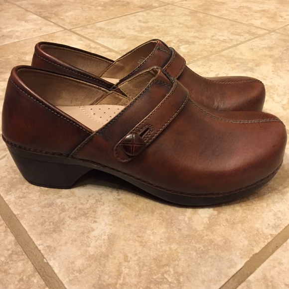 Brown Solstice Dansko Clogs. Never worn. - Picture 2 of 4