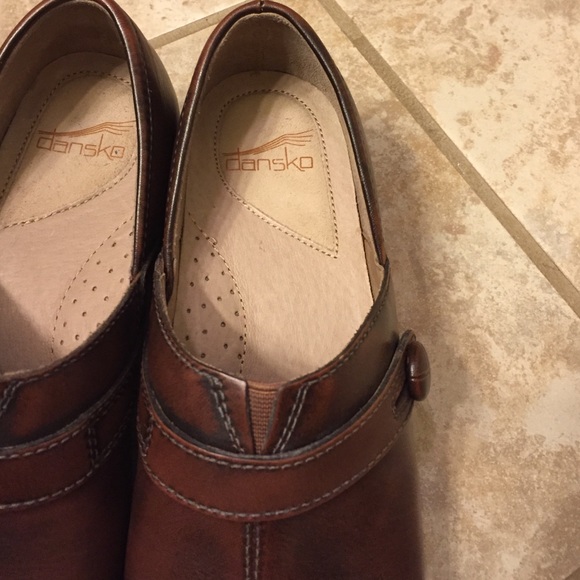 Brown Solstice Dansko Clogs. Never worn. - Picture 3 of 4
