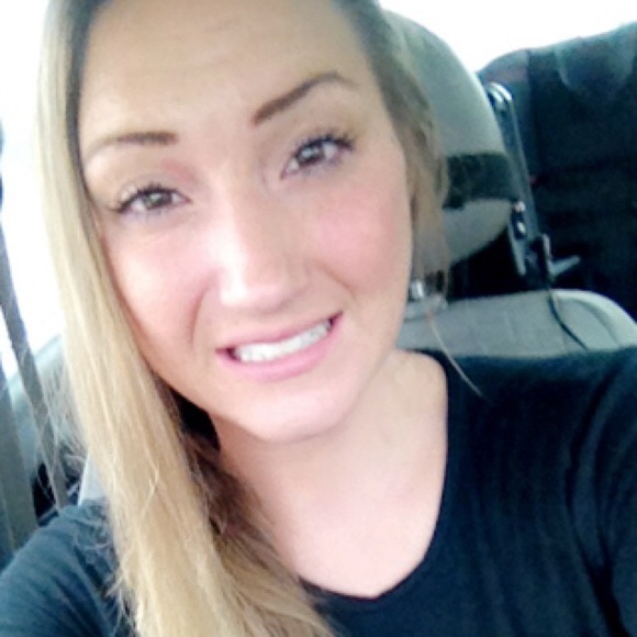 Meet your Posher, Hannah - Picture 1 of 1