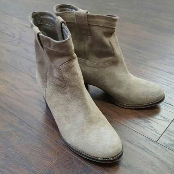 Steve Madden suede booties