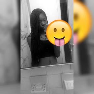 Meet your Posher, Crystal