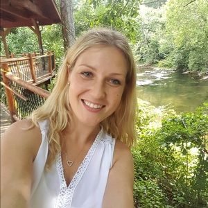 Meet your Posher, Ewa