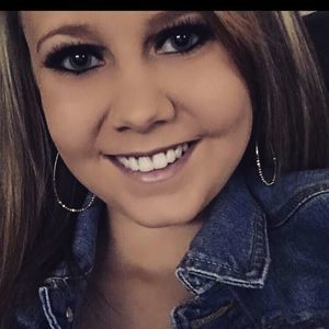 Meet your Posher, Whitney