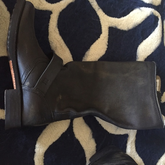 Frye Veronica Distressed Boot - Picture 3 of 4