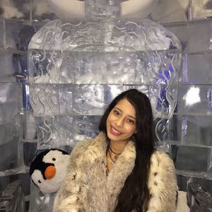 Meet your Posher, Valentina