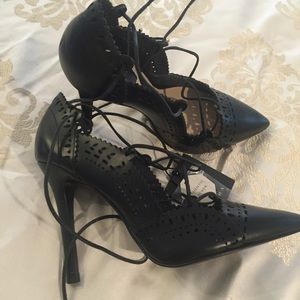 NWT Zara Lace Up pumps