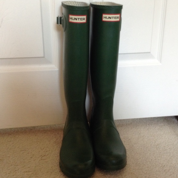Hunter rain boots in size 7M/8F