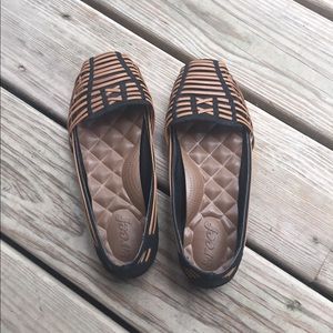 Reef leather flats