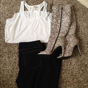 SOLD⚠️Snakeskin boot 9