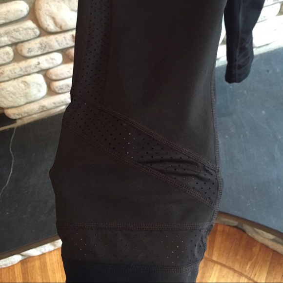 Gap Fit Mesh Crop Pants - Picture 3 of 3