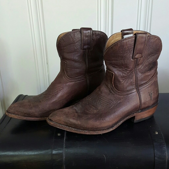 Frye Billie short cowboy boots