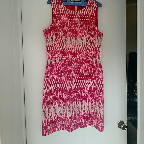 Pink fitted sheath dress