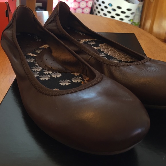 Brown Leather flats
