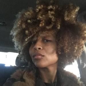 Meet your Posher, Cara