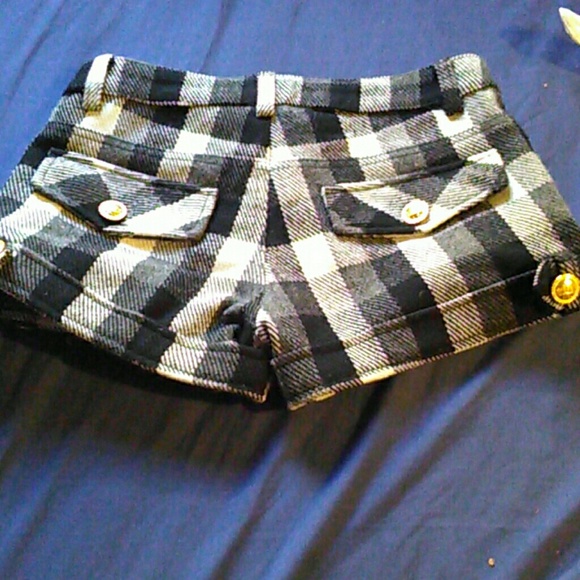 Shorts - Picture 3 of 3