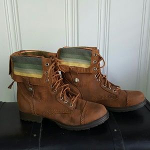 Mossimo fold over boots