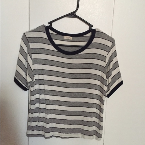 BRANDY MELVILLE CROP TEE - Picture 1 of 3