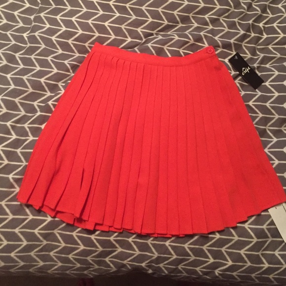 NWT American Apparel Pleated Skirt - coral