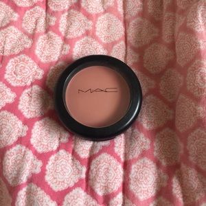 Mac blush in Melba and mocha