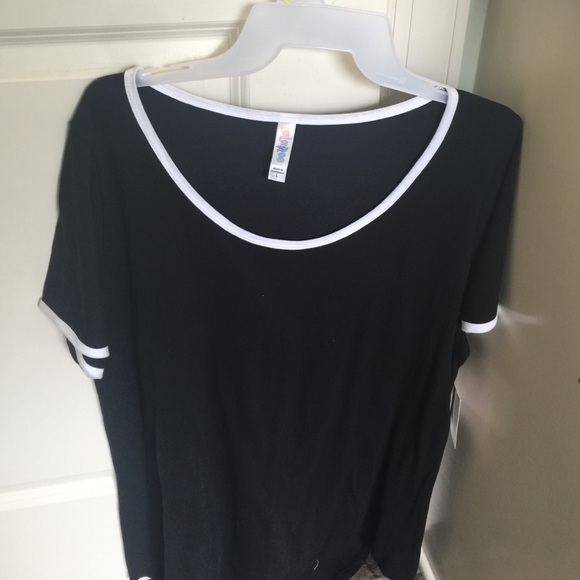 LuLaRoe Classic Tee!