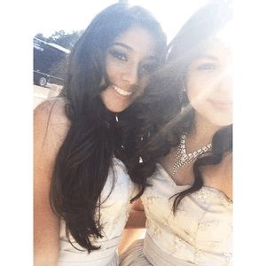 Meet your Posher, Thalia