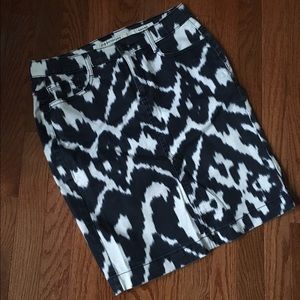 Blue and White Patterned Skirt (SZ:4) Petite