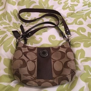 Pre-Loved ♥️ 100% authentic Coach signature canvas crossbody bag