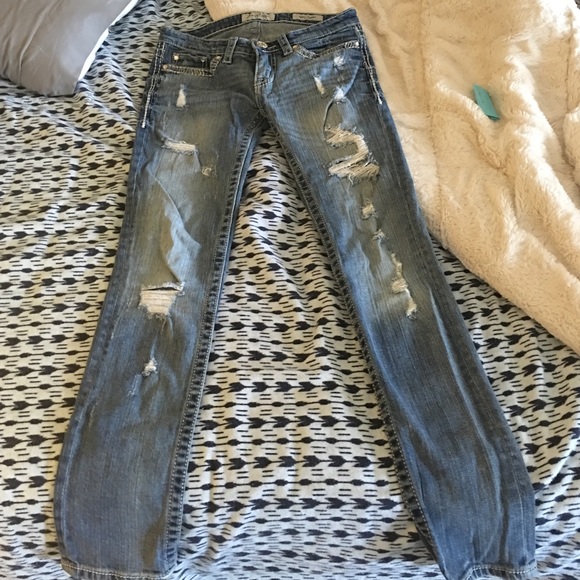 28R Daytrip Distressed Aries Skinny Denim