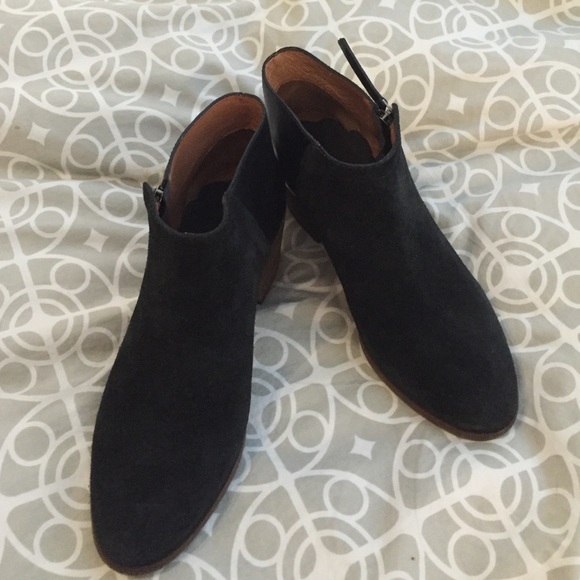 Madewell Caitlyn booties in black leather/suede