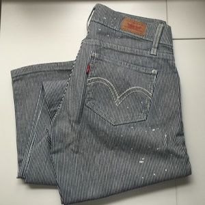 😎💙 Navy Blue and White Stripped Levi's Jeans