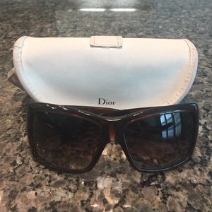 Authentic Dior oversized Aventura sunglasses 😎😎