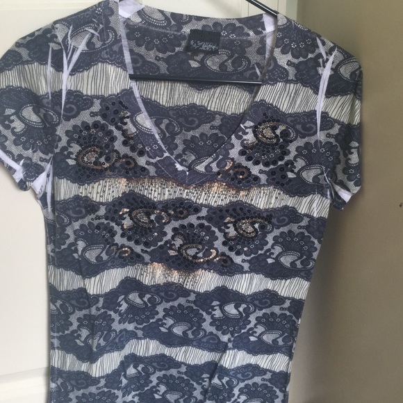 Day trip V Neck Tee Shirt from Buckle