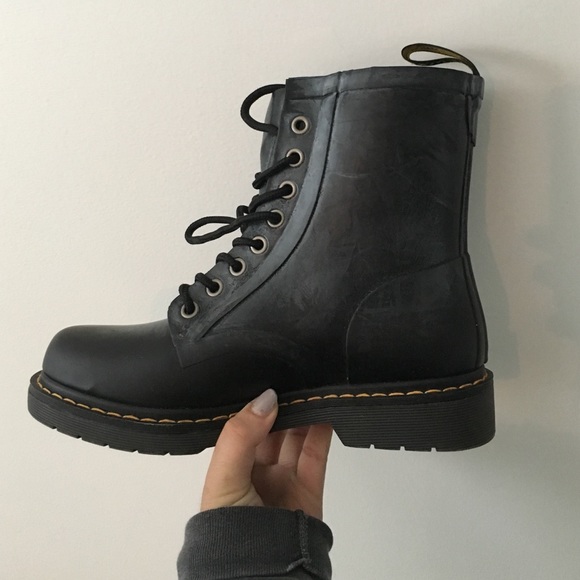 DR. MARTENS Black Boots