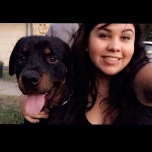 Meet your Posher, Claudia