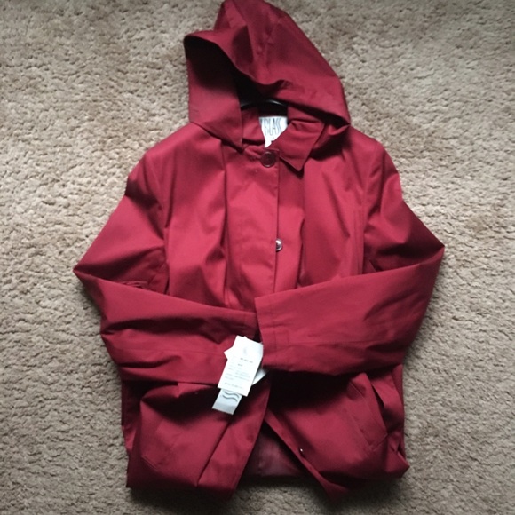 🆕 Red Trench Coat