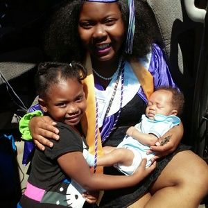 Meet your Posher, Antonia