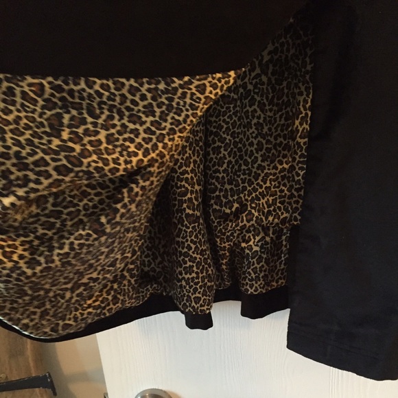 Adorable 3/4 sleeved dress coat!! - Picture 2 of 4