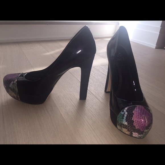 Vince Camuto Jorgie platform pump