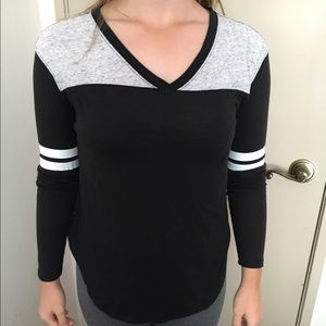 Black and white long sleeve tee